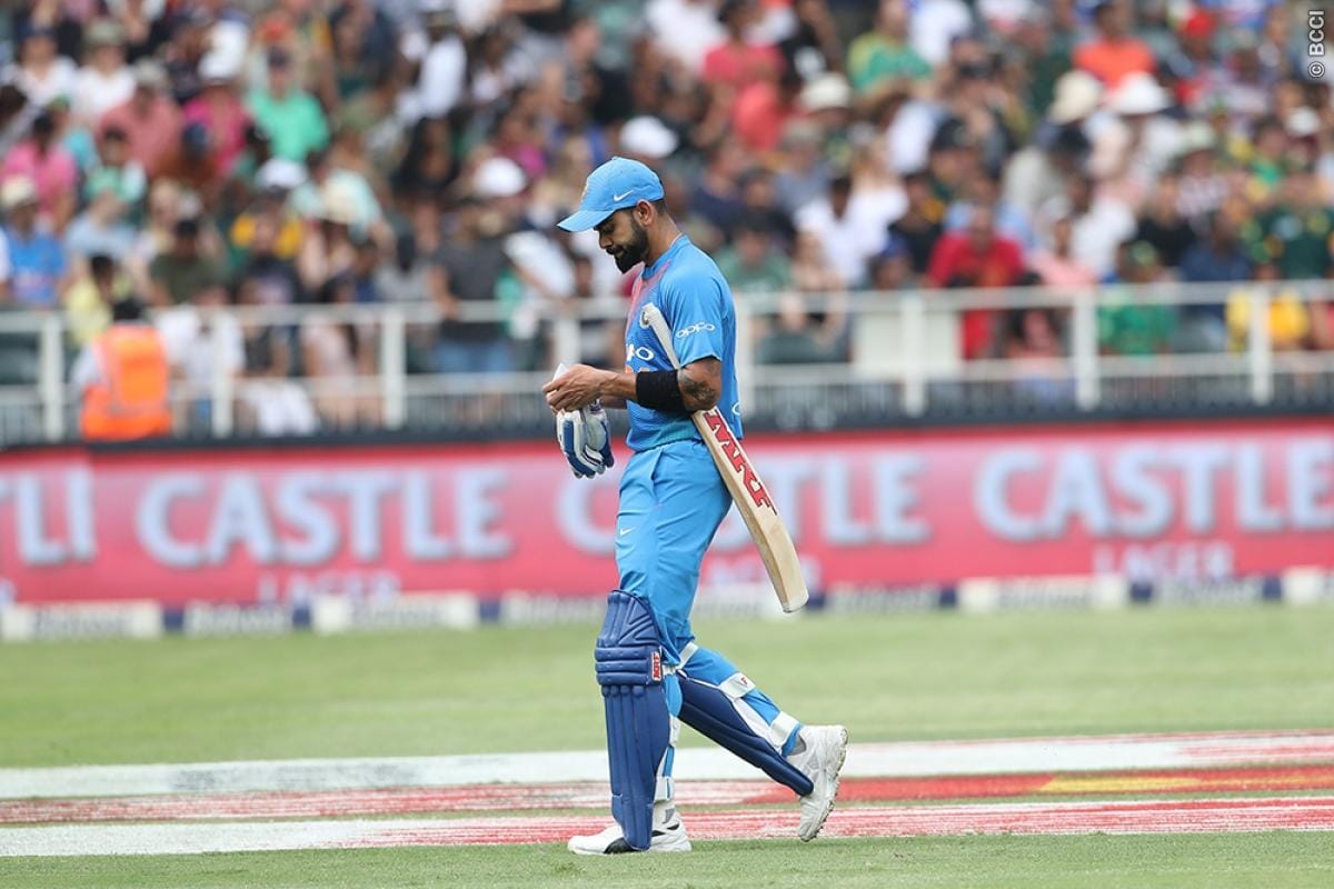 shoaib malik completes 2000 t20i runs and pips virat kohli