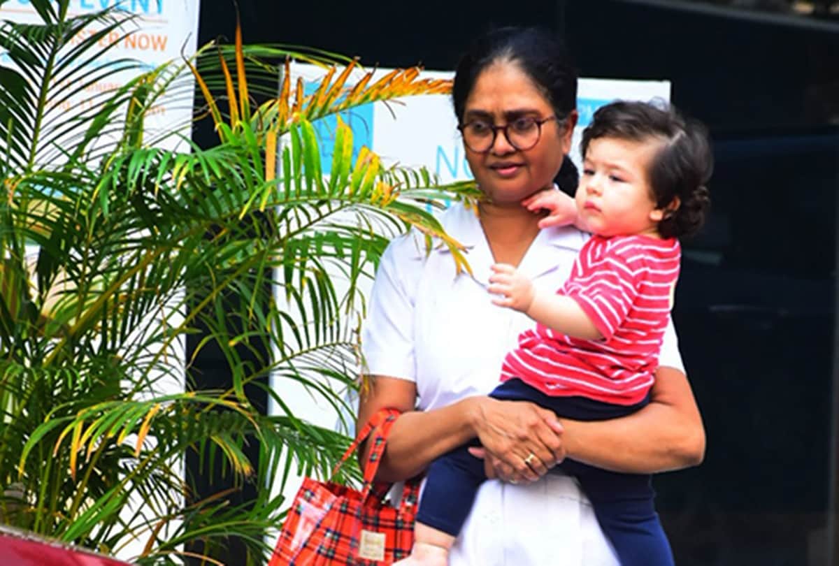 taimur ali khan tries the pout like her mom kareena kapoor