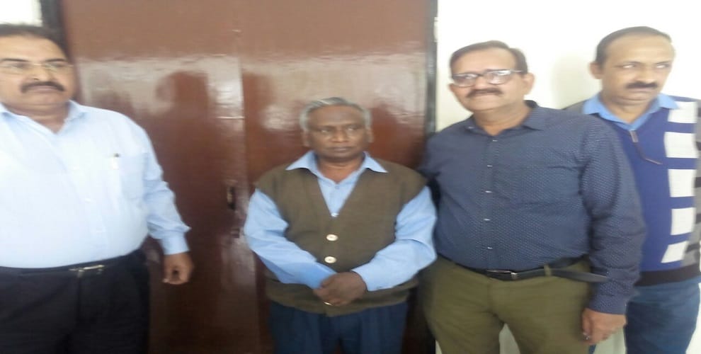 Assistant Accountant was caught taking bribe, arrested