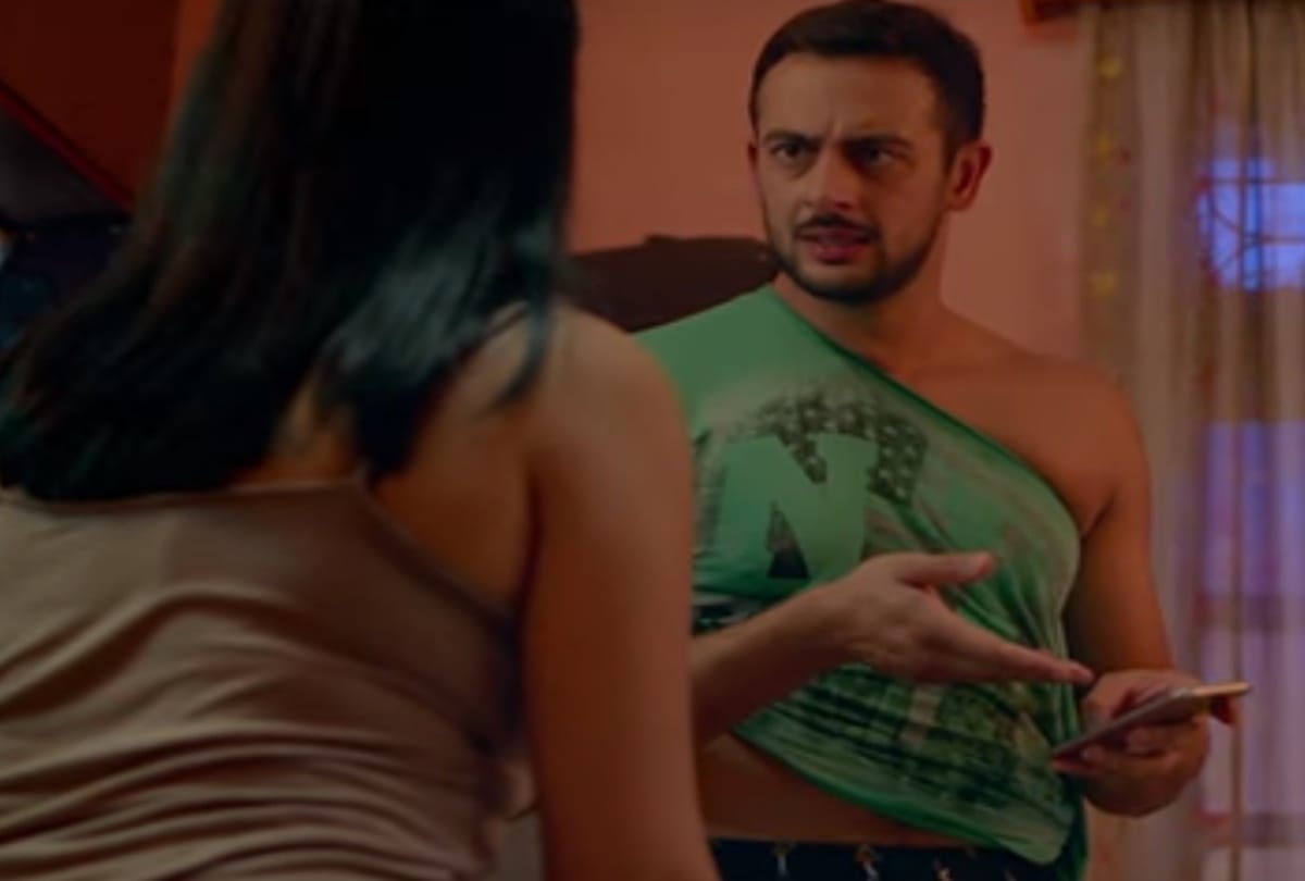 Irrfan Khan starrer film Blackmails new song Happy Happy has been released