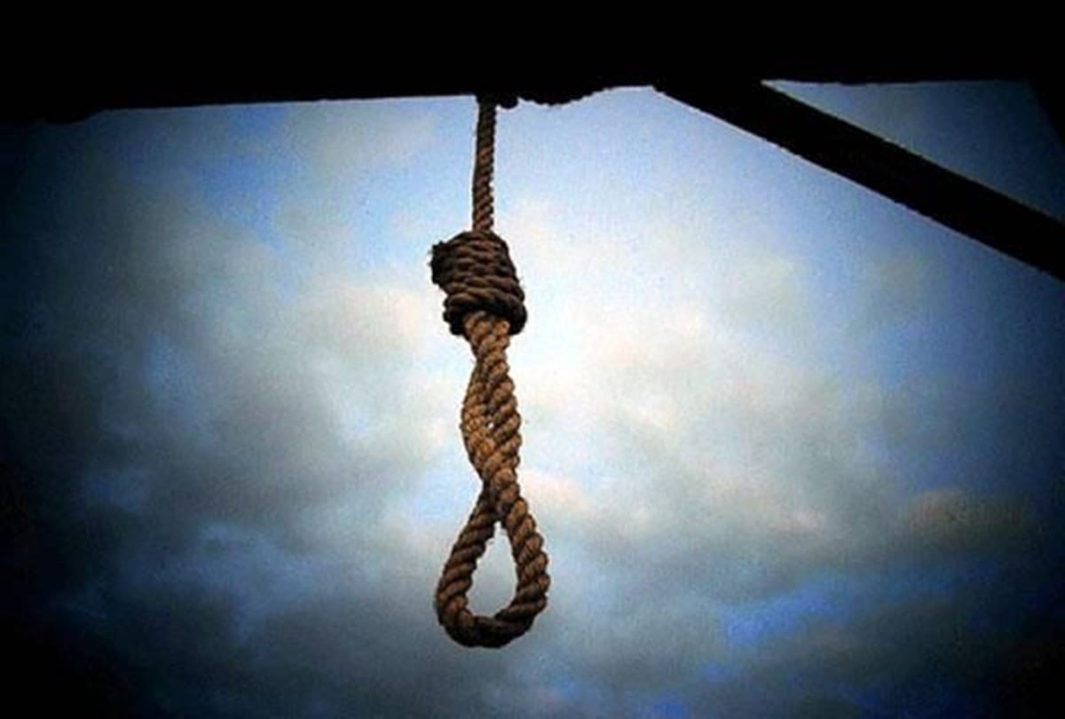 Why judge break the pens nib after the death penalty