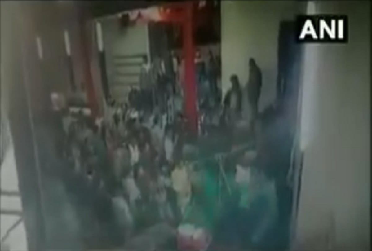 Disc Jockey thrashed at a wedding at Bandhan Marriage Home in Agra