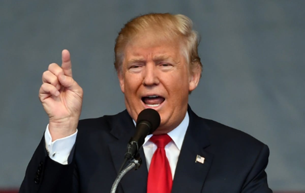 Donald Trump suggest special armed training to teachers to deter mass shootings