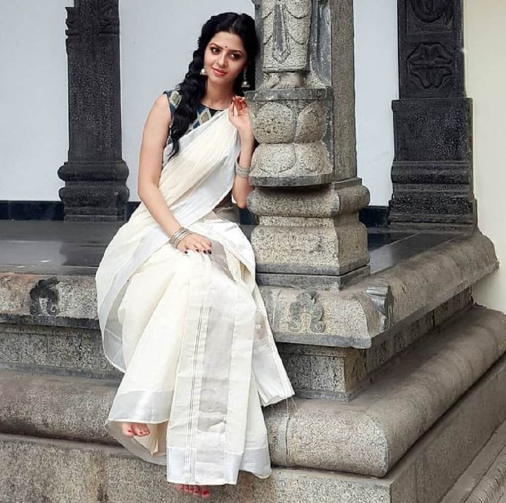 Best white outfits which will rock your holi