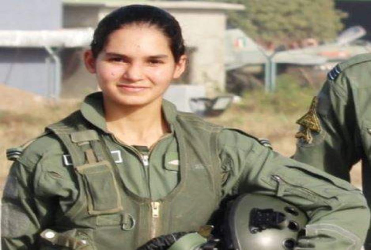 IAF Flying Officer Avani Becomes First Indian Woman pilot To Fly A MiG-21 Bison Fighter plane