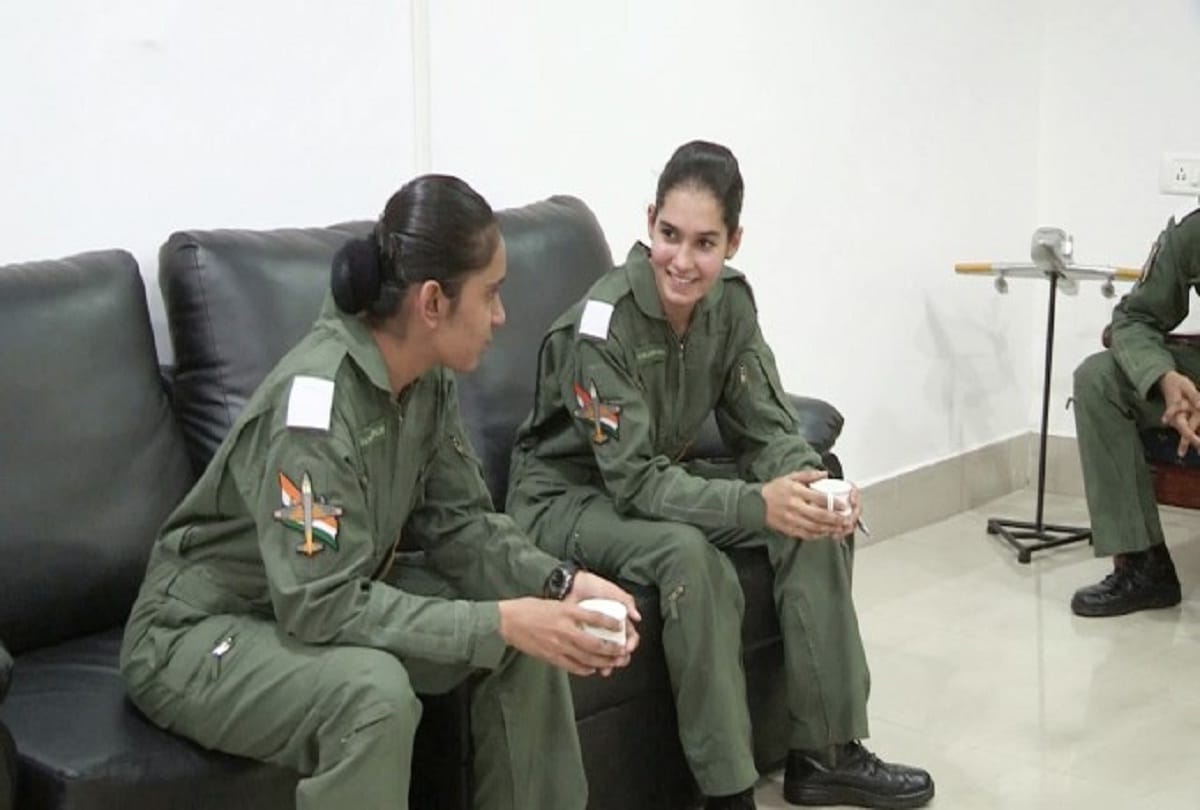 IAF Flying Officer Avani Becomes First Indian Woman pilot To Fly A MiG-21 Bison Fighter plane