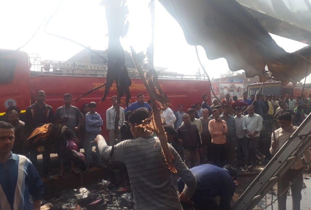 fire in garments shop, three injured