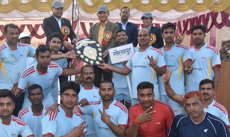गोरखपुर के सिर सजा चैंपियन का खिताब