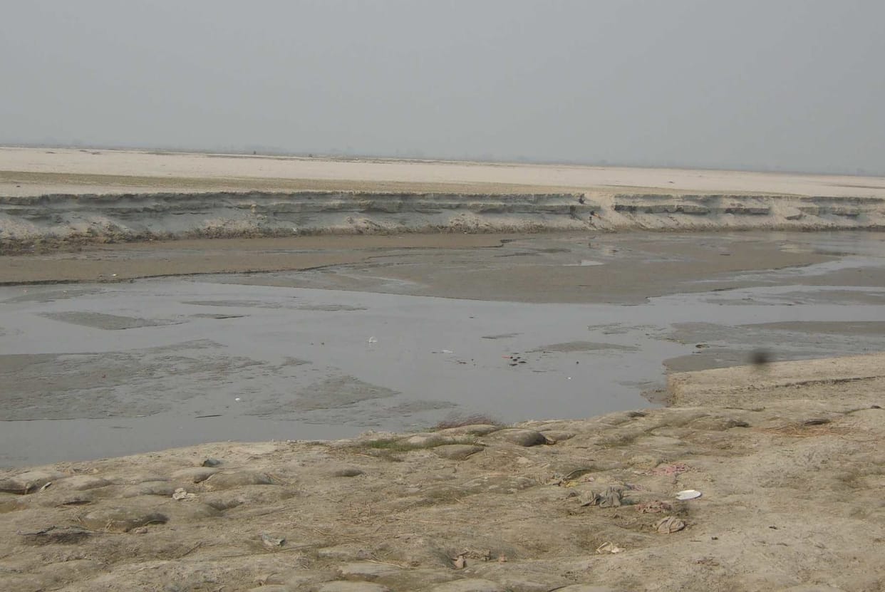 water level of ghaghara is constant