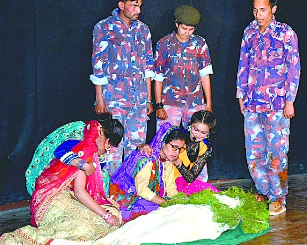 Shaheed Amar Pratap Singh plays dramatic stage