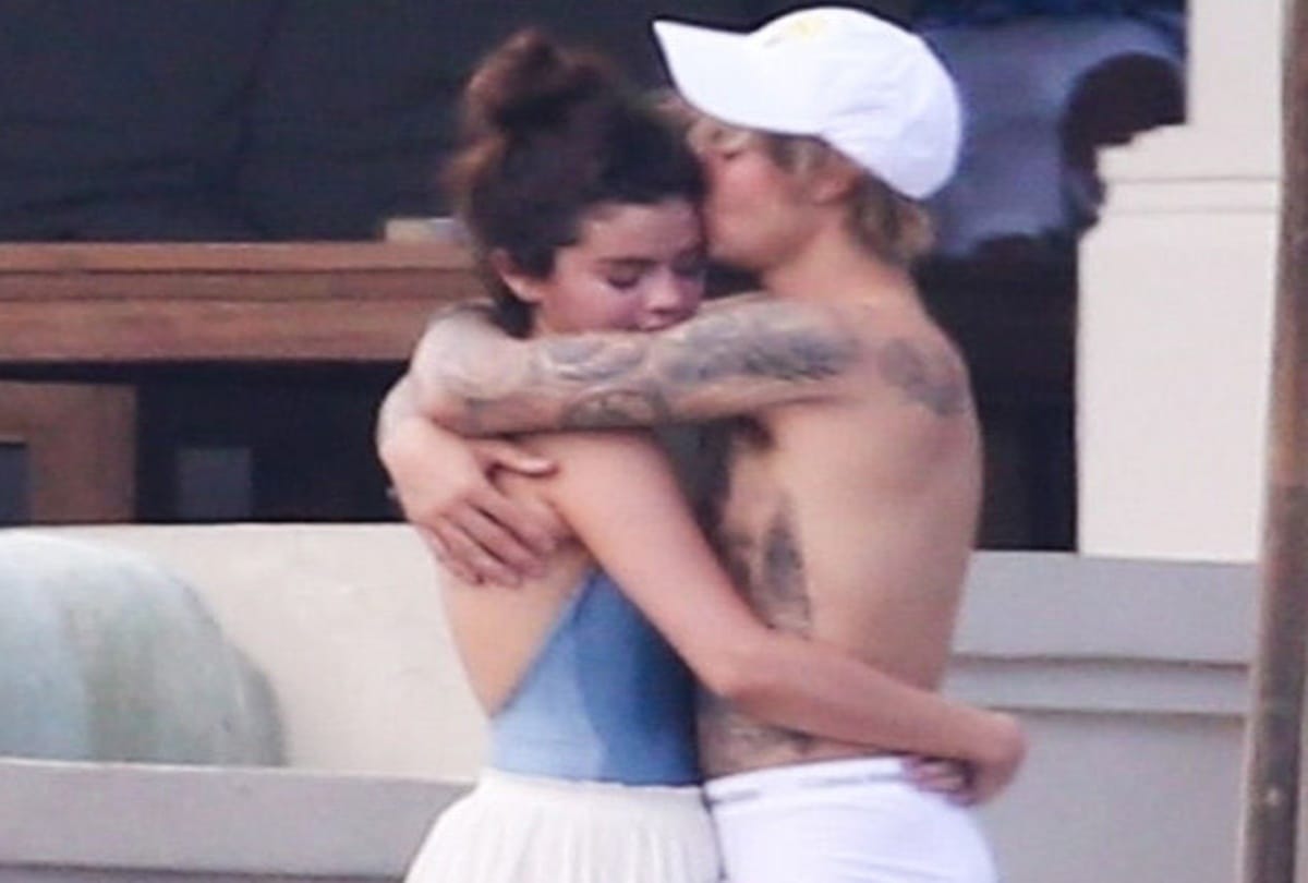 Justin Bieber and Selena Gomez cosy Pictures leak See here