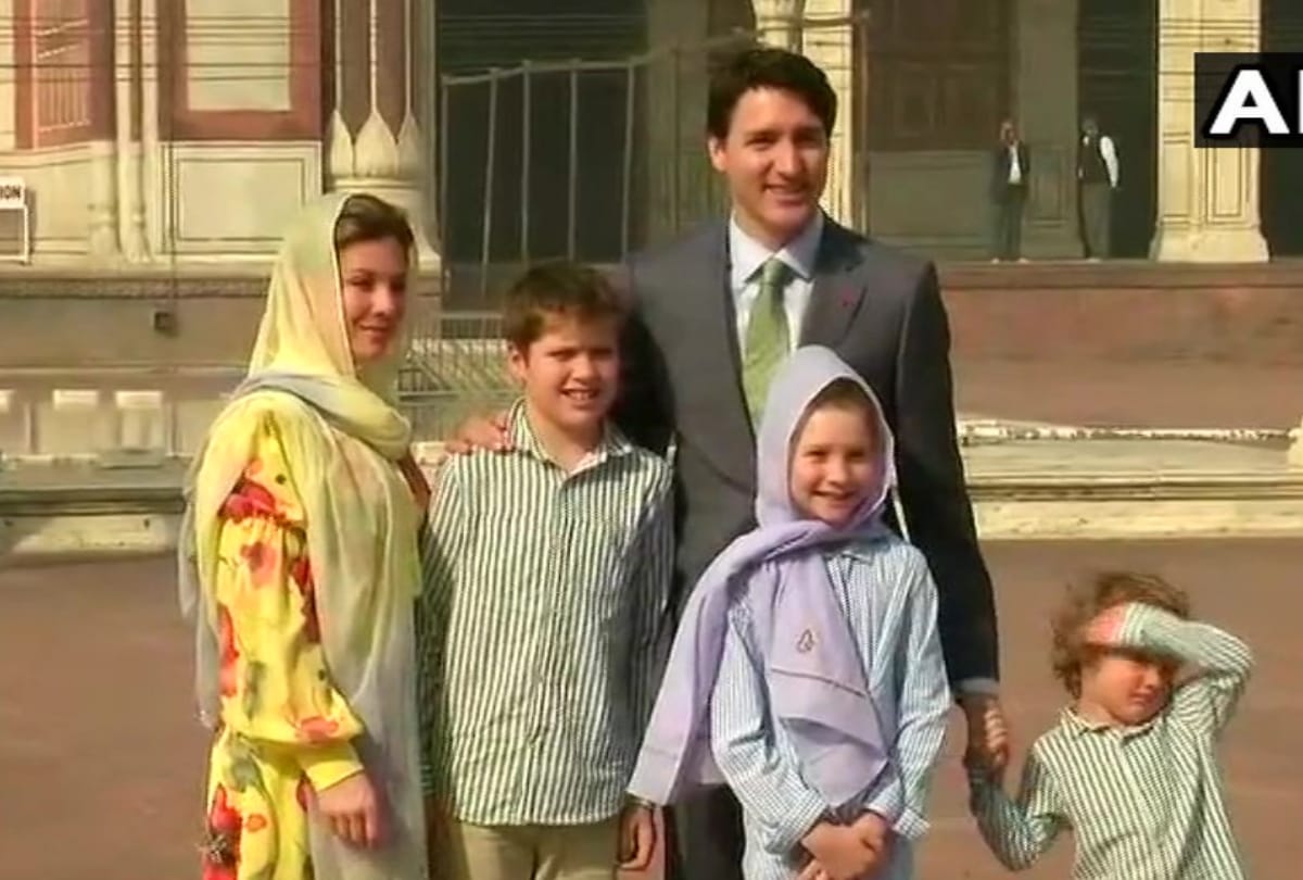 see pictures of justin trudeau family visit delhi and his younger son hadrien is cutest