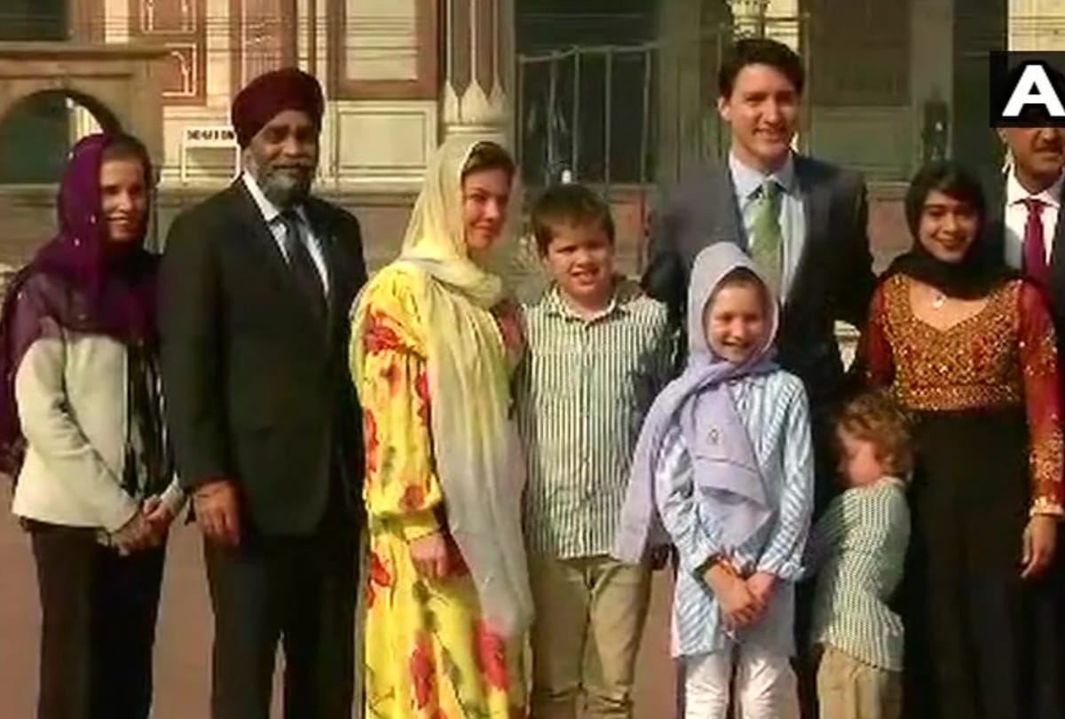 see pictures of justin trudeau family visit delhi and his younger son hadrien is cutest