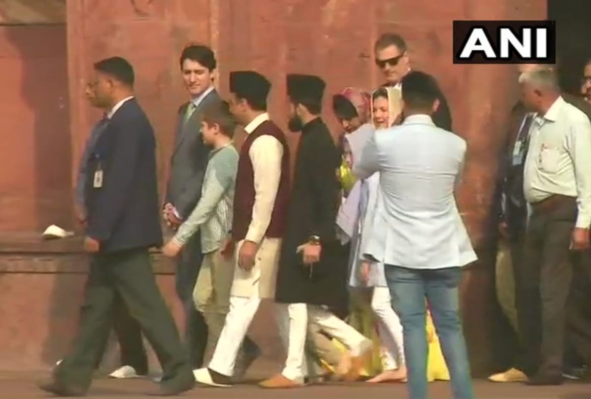 see pictures of justin trudeau family visit delhi and his younger son hadrien is cutest