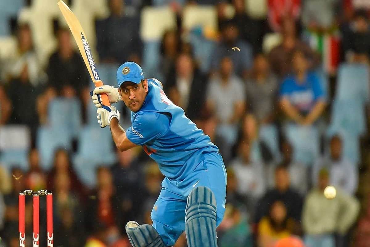 MS Dhoni reveals how age played a part in his decision to bat