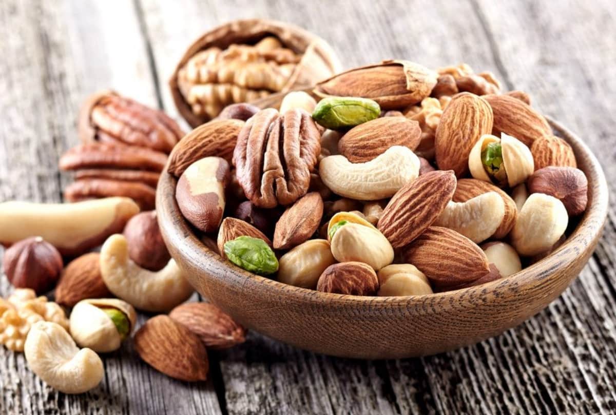 walnuts and peanut keeps heart healthy, best nut for heart health in hindi, heart Day 2022 tips