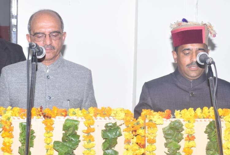 Dr sanjay thakur takes oath as HPSSC member