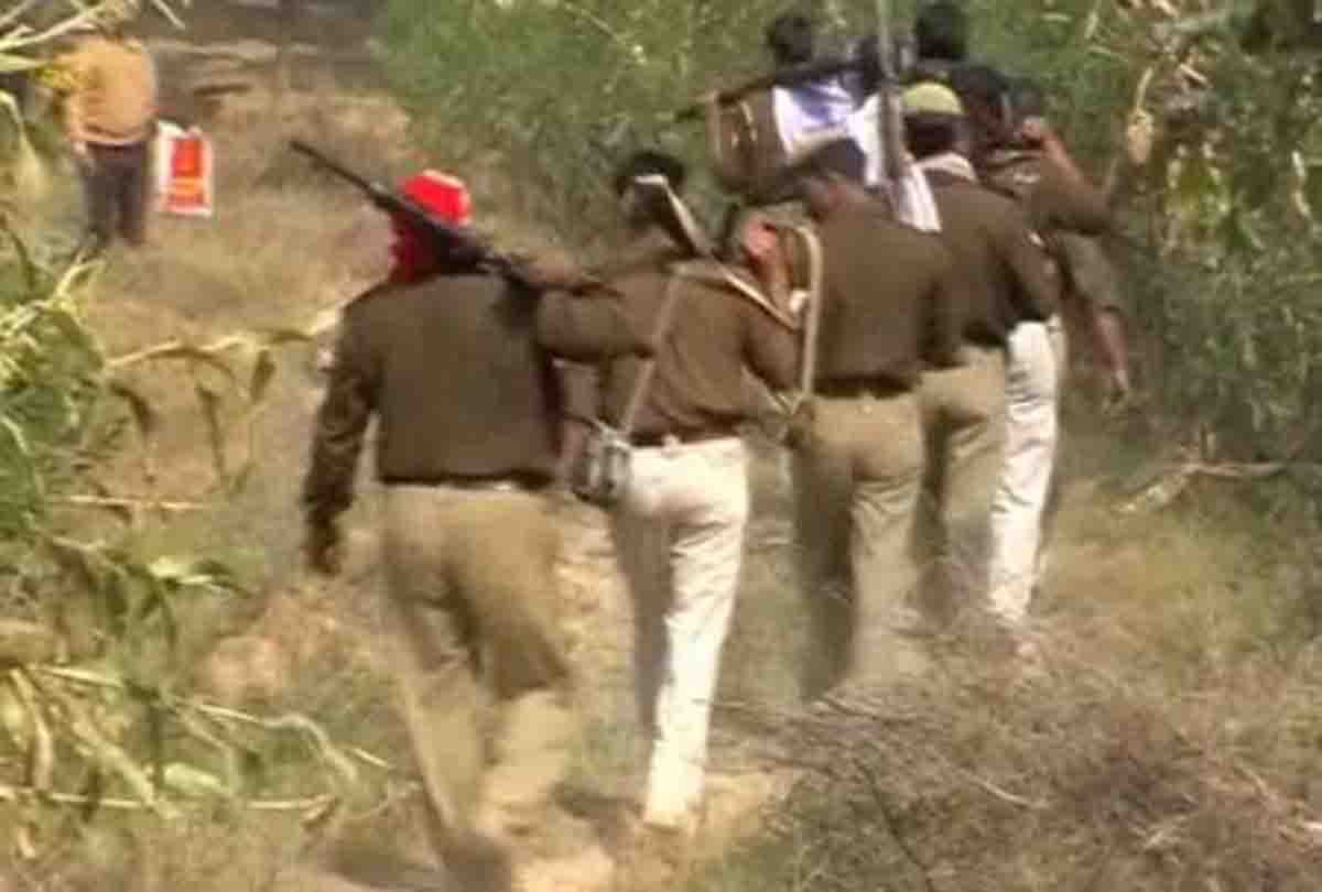 babuli kol gang start firing on police team