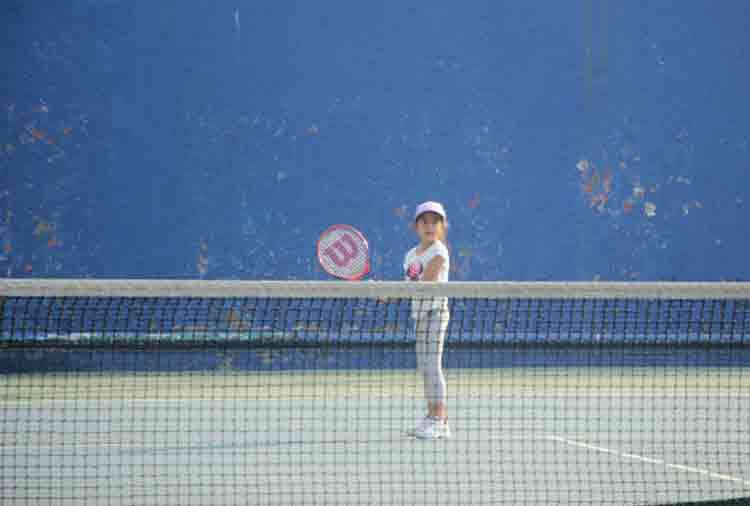 lara dutta daughter saira enters in limelight learning tennis with papa mahesh bhupathi