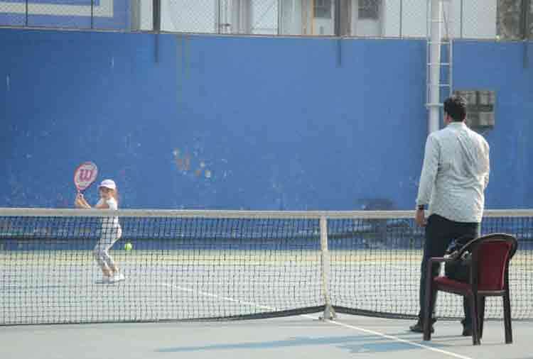 lara dutta daughter saira enters in limelight learning tennis with papa mahesh bhupathi