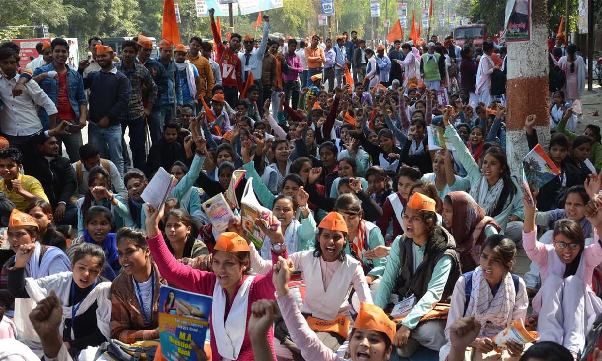 Hundreds of students have heard loud, Manga State University