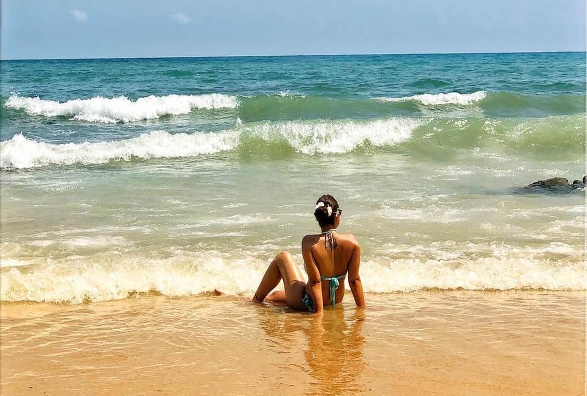 Sumona chakravarti trolls on social media after posting bikini photos