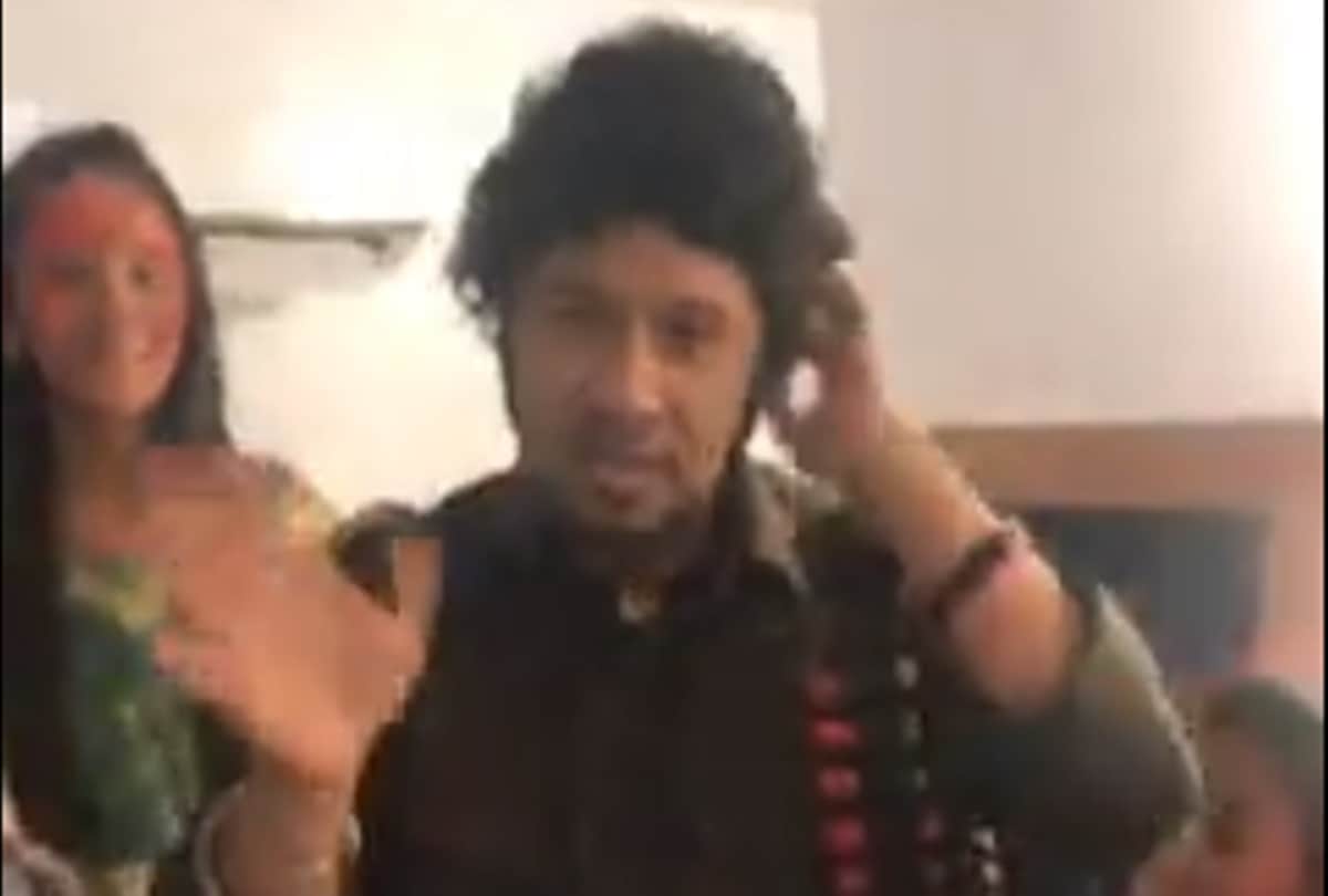singer papon kissed a minor girl during facebook live video viral