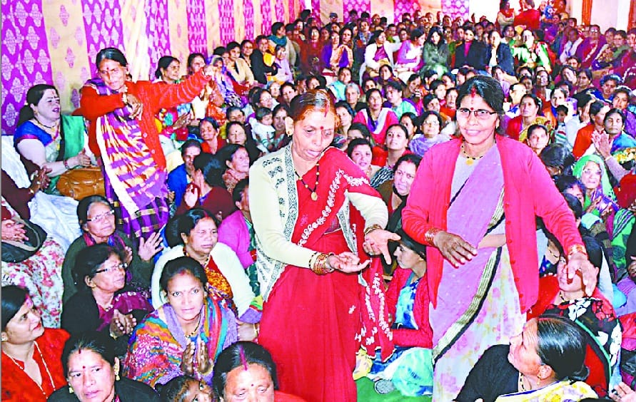 आज नंद लाल संग खेलूंगी होली....
