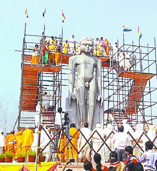 27-feet high statue of Lord Pushpadant's Jalabhishek