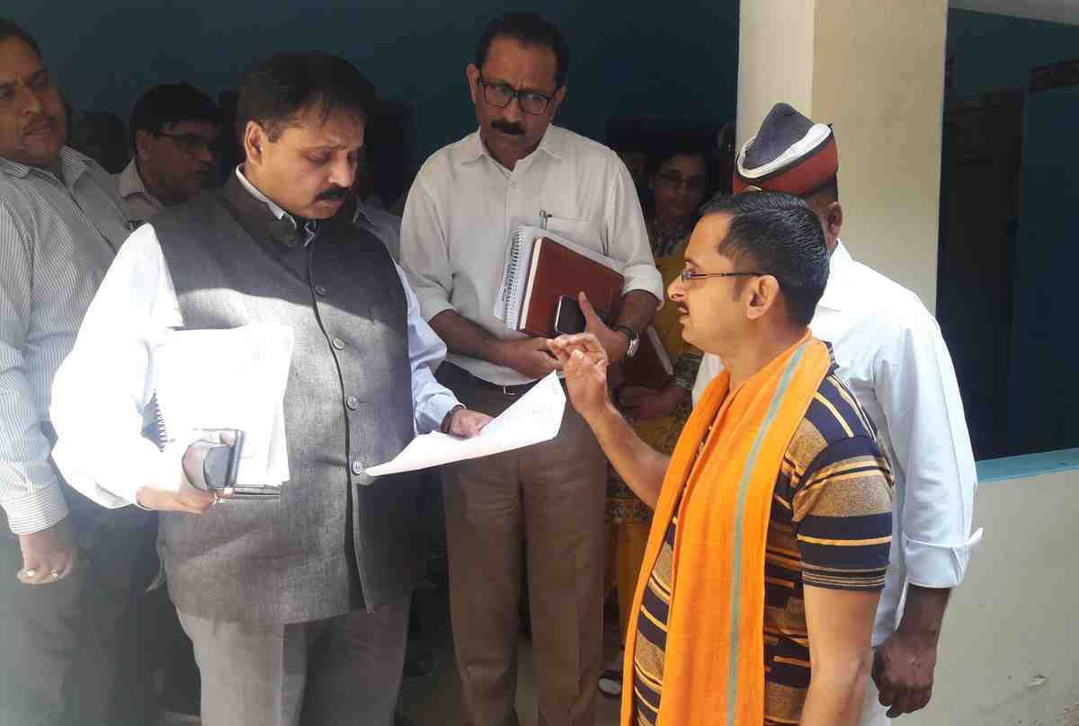 Chief secretary returned from mid way due to shabby road