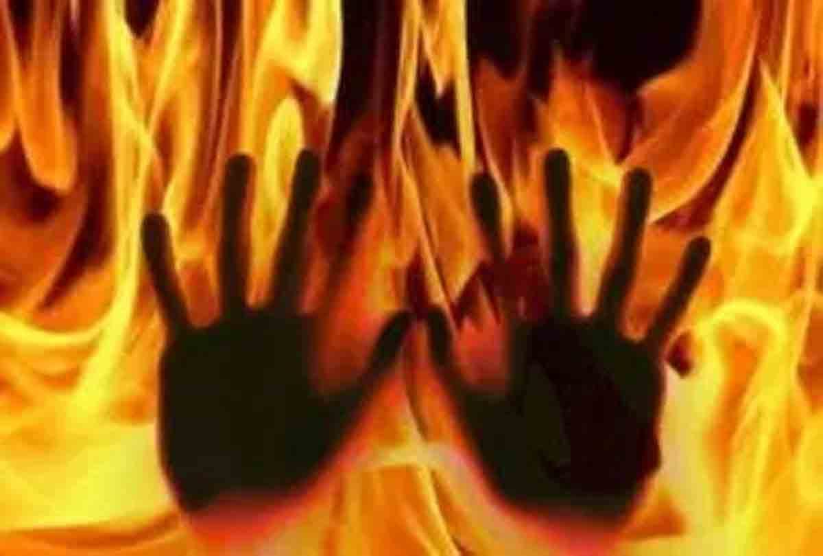 girl burnt alive on road in unnao