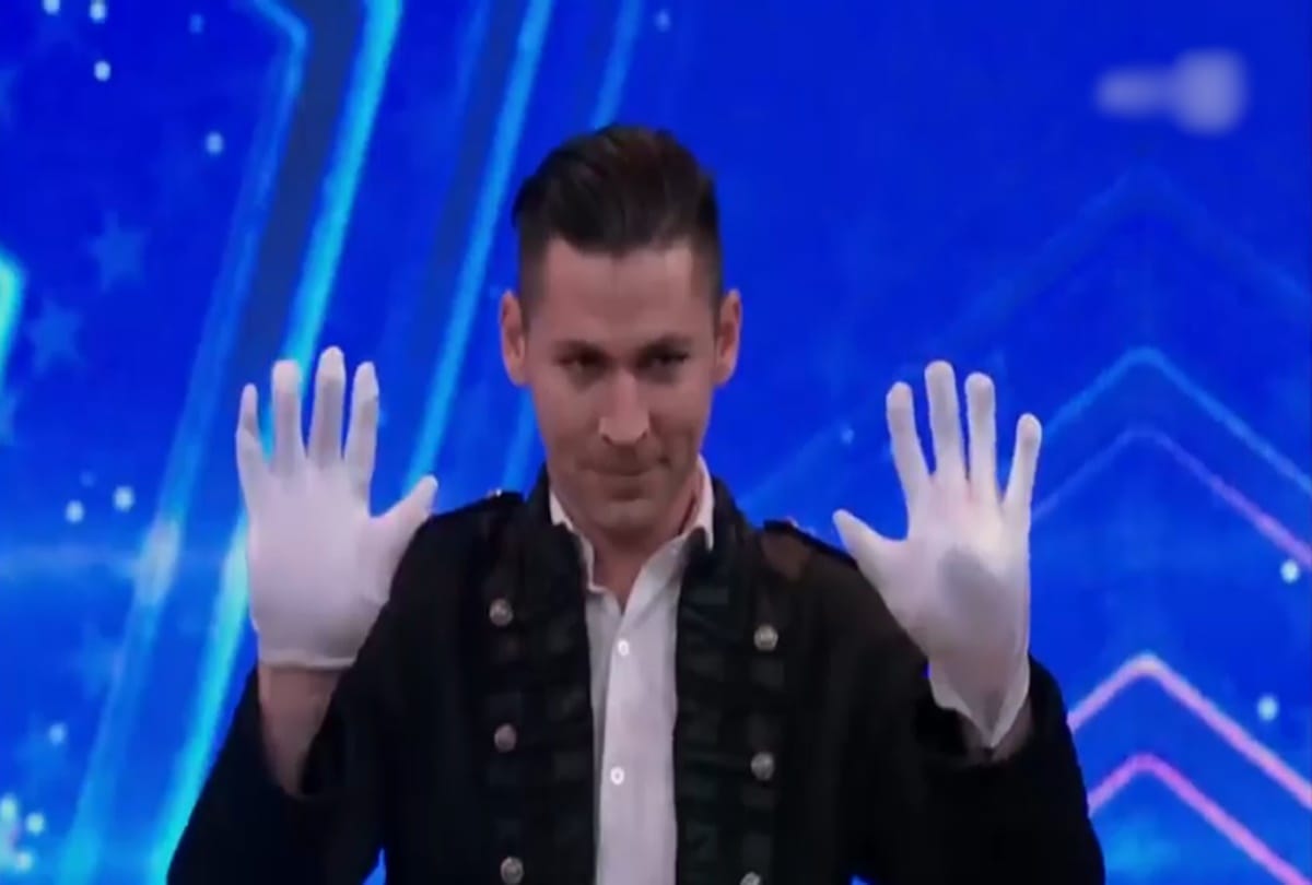 Such dangerous magic you never seen that before 