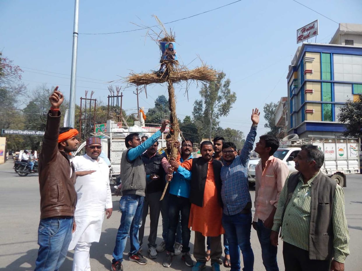 Ramdev's flagged effigy, sloganeering