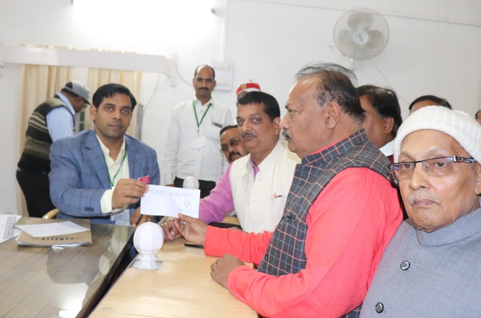 उपचुनाव : 10 प्रत्याशी मैदान में, चुनाव चिह्न आवंटित