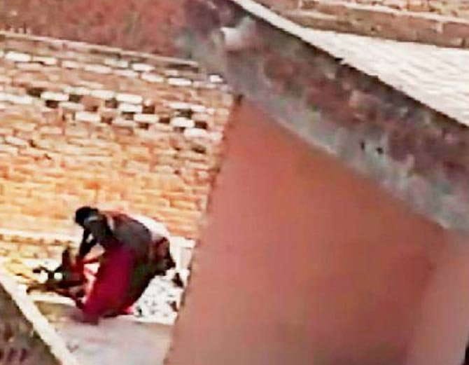 Video Viral, Three Years Old Child Beaten by Mother in Fatehabad 