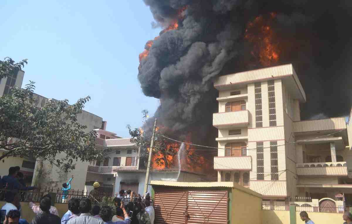 Fire in mobil godown in azamgarh