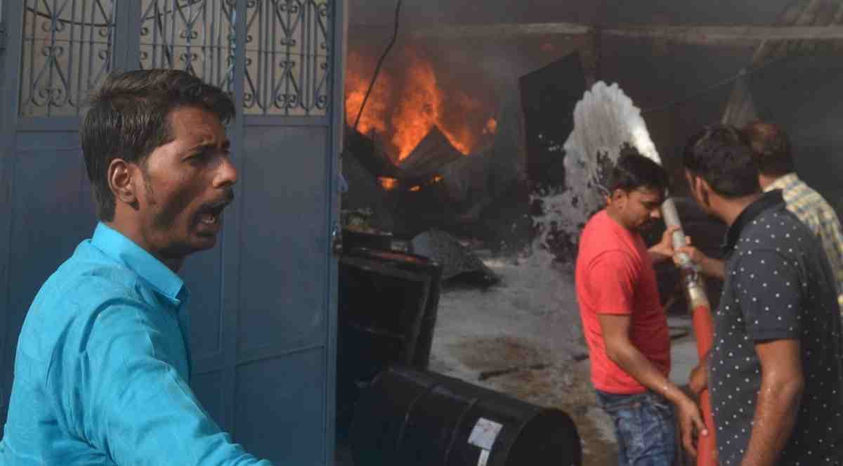Fire in mobil godown in azamgarh