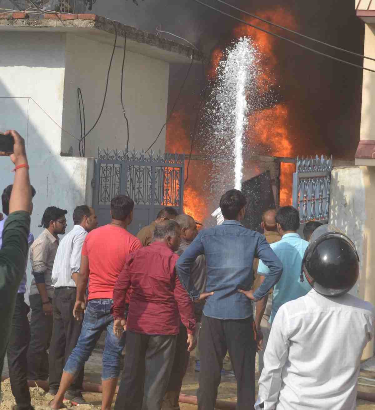 Fire in mobil godown in azamgarh