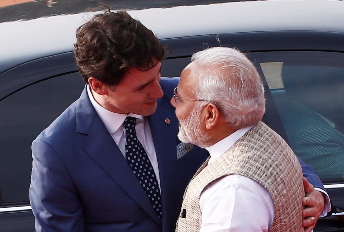 when justin trudeau meets pm modi at rashtrapati bhavan, pictures goes viral