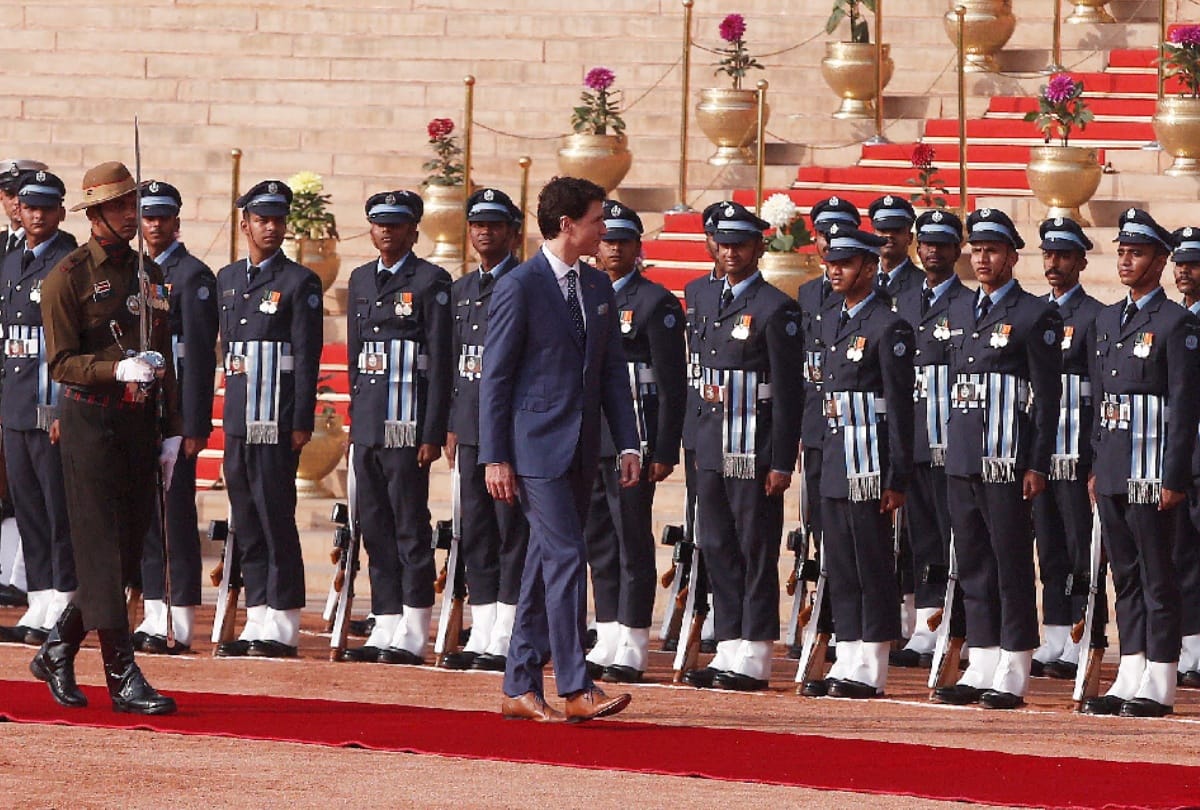 when justin trudeau meets pm modi at rashtrapati bhavan, pictures goes viral