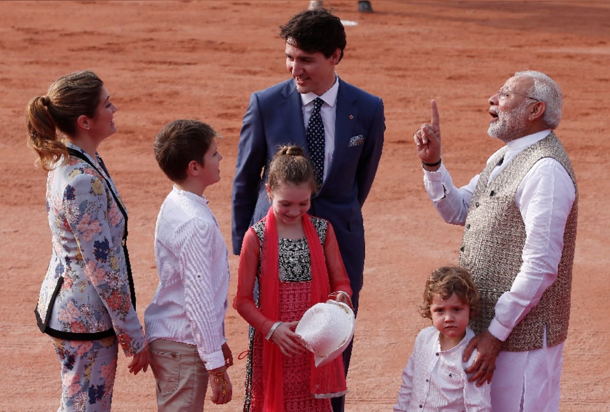 justin trudeau younger son hadrien hides face on meeting pm modi at rashtrapati bhawan, goes viral