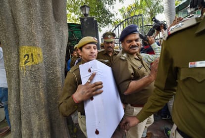 delhi chief secretary assault case: delhi police reached to probe cctv footages and 4 faults