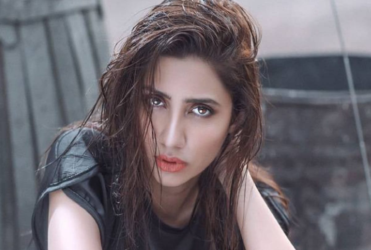 Pakistani actress Mahira Khan shared without makeup picture on Instagram
