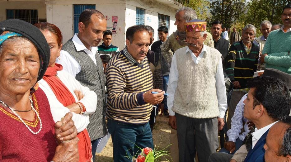जोगिंद्रनगर में गंदगी ना उठने का मामला पुलिस में पहुंचा, नप पर दर्ज हो सकता है मुकदमा