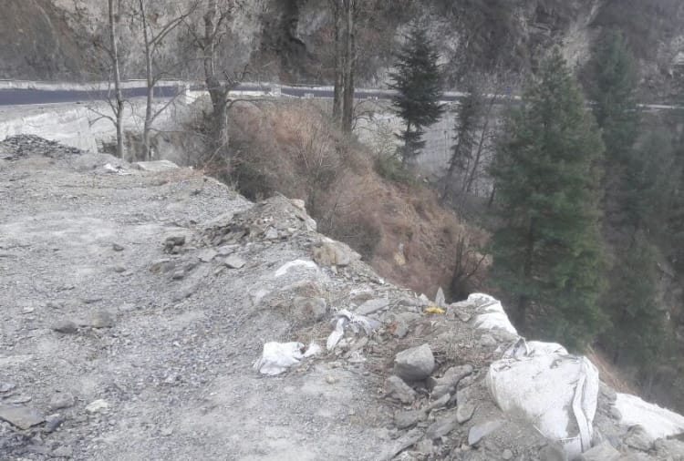three died in road accident near Theog