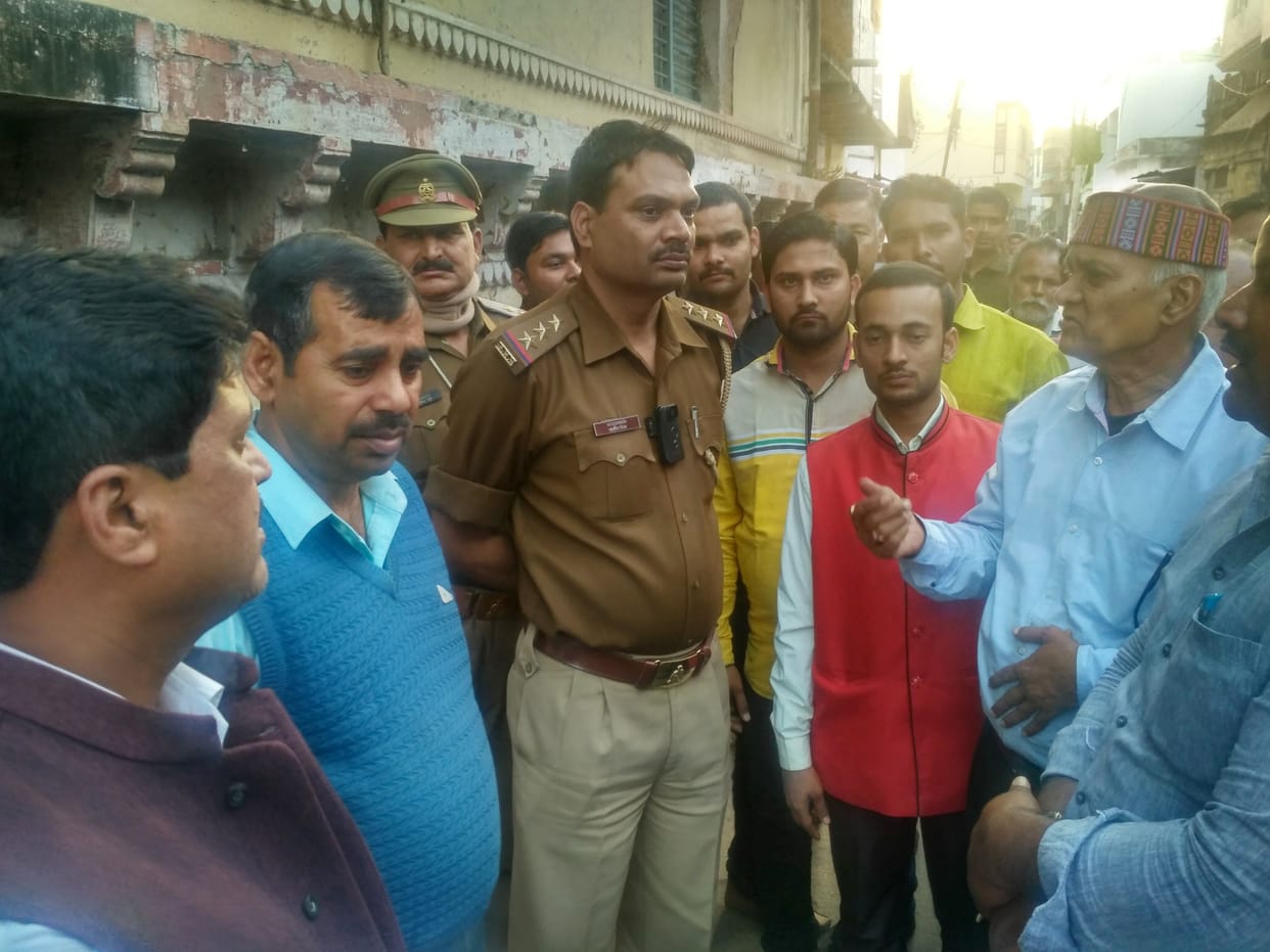 होलिका स्थल का किया निरीक्षण