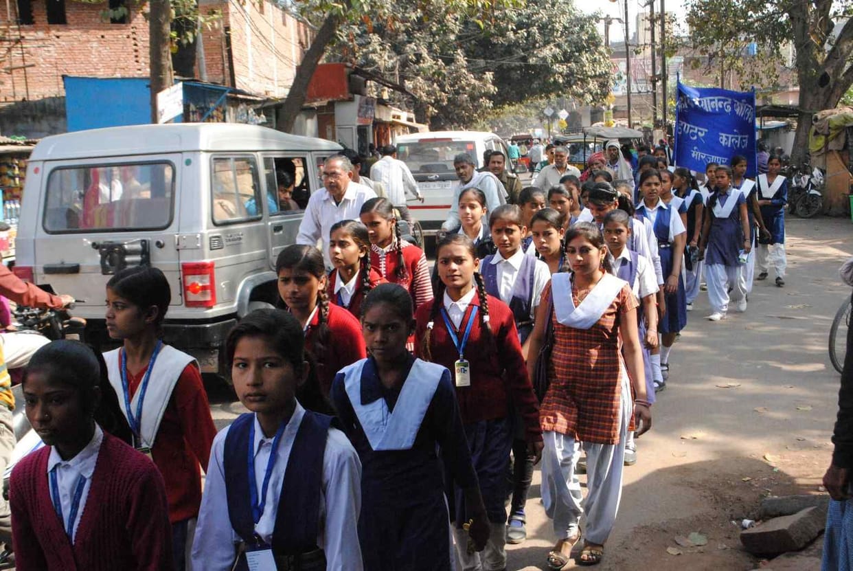 पालिध्यक्ष ने टीबी अस्पताल से हरी झंडी दिखाकर टीम को किया रवाना