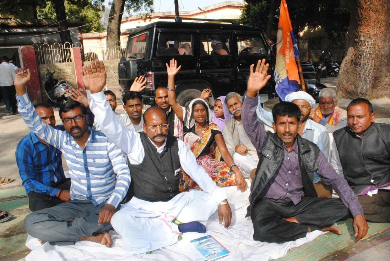 शिक्षा का राष्ट्रीयकरण एवं निशुल्क स्वास्थ्य सेवाओं की मांग