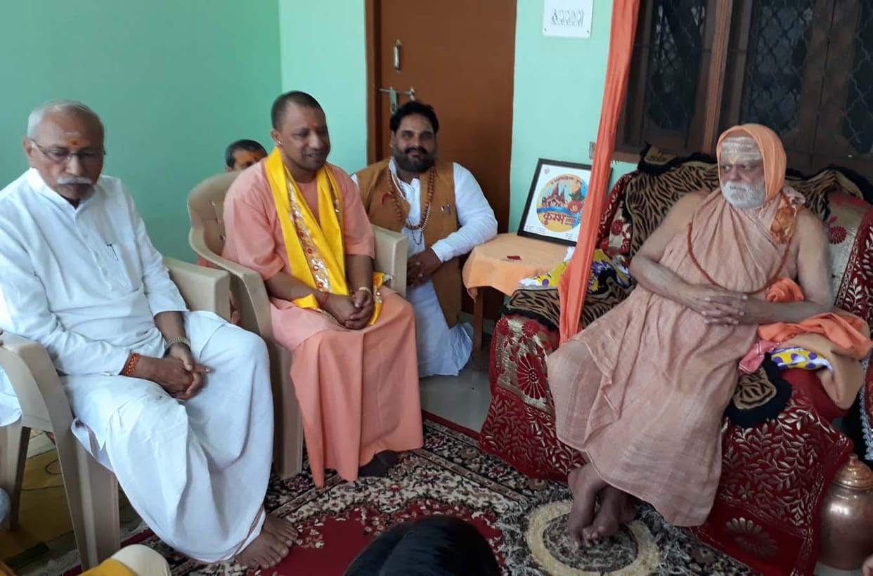 समस्याओं का समाधान मनीषियों के मार्गदर्शन से संभव : स्वामी निश्चलानंद