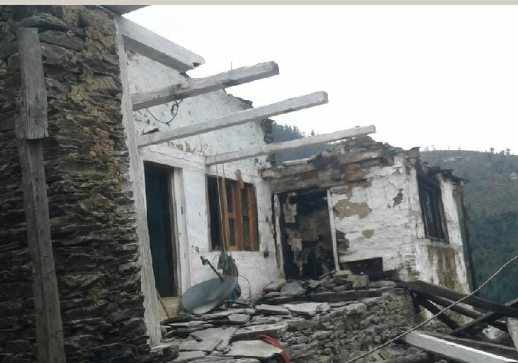 थूरजण पंचायत के मझार गांव में 4 कमरों के रिहायशी मकान में आग
